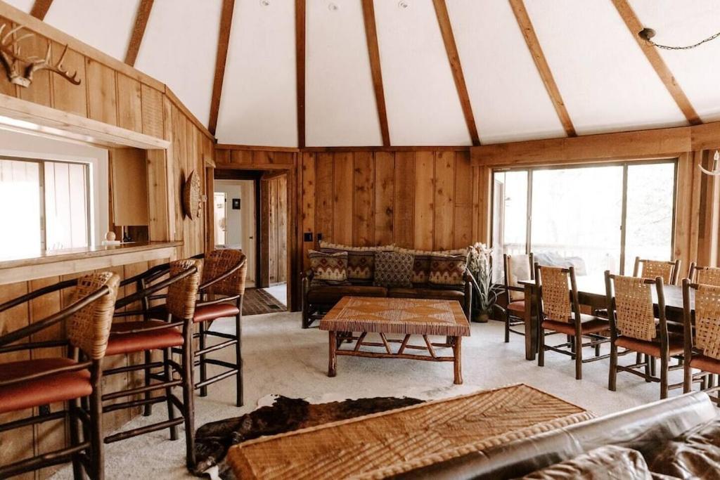 Cabin With Treehouse Views, 3 King Beds, 4 Bunks, And Large Hot Tub! Гатлинбург Экстерьер фото